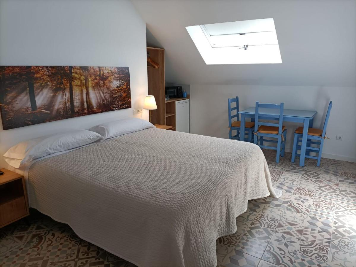 Hostal Las Encinas Villaviciosa de Odón المظهر الخارجي الصورة
