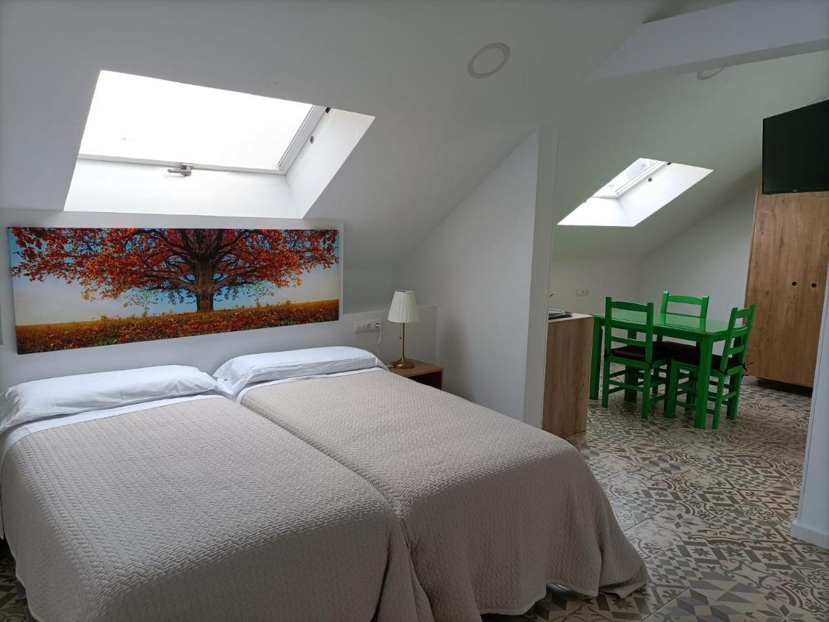Hostal Las Encinas Villaviciosa de Odón المظهر الخارجي الصورة
