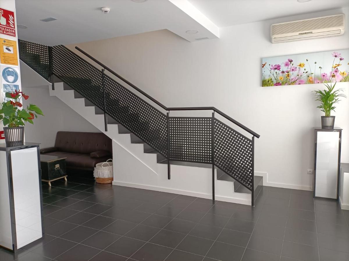 Hostal Las Encinas Villaviciosa de Odón المظهر الخارجي الصورة