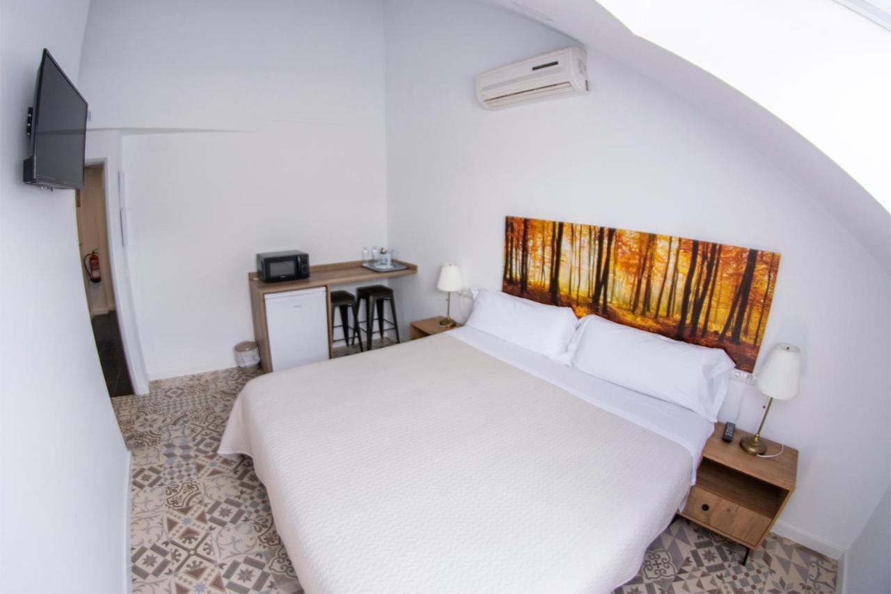 Hostal Las Encinas Villaviciosa de Odón المظهر الخارجي الصورة